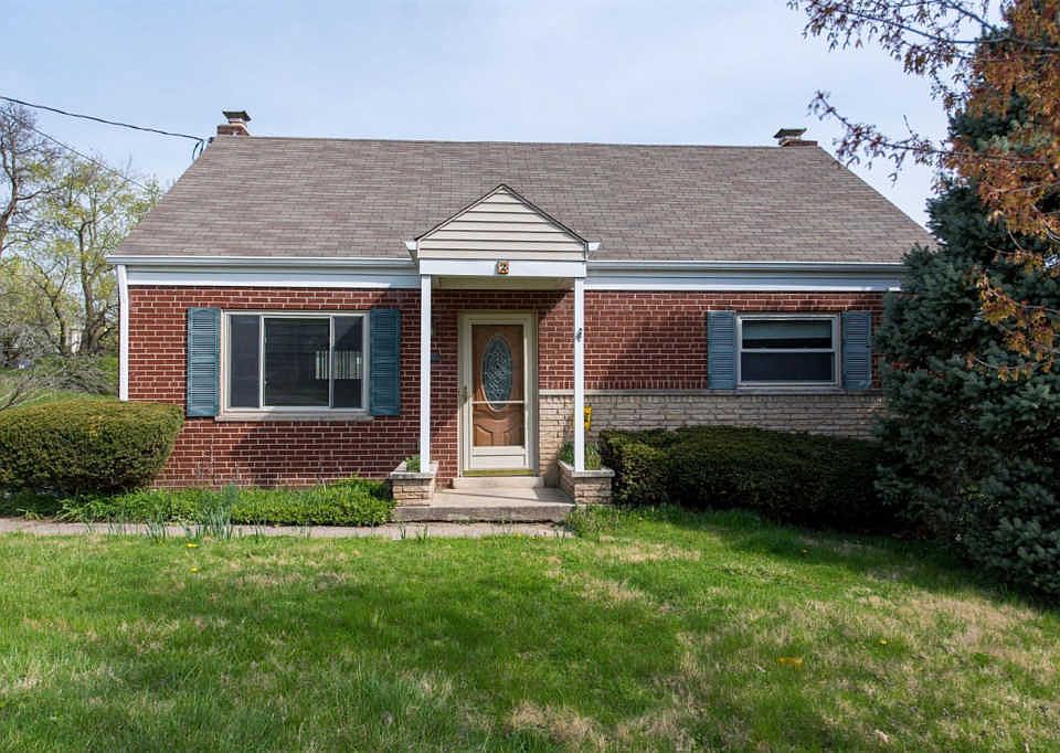 1st image of 2 Terrace Dr