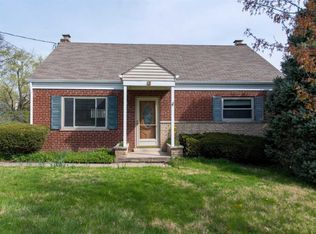 2 Terrace Dr, Woodlawn, OH 45215