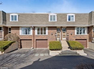 1887 Willowview Ter #1887, Winnetka, IL 60093