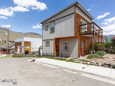 230 Main St, Gardiner, MT, 59030