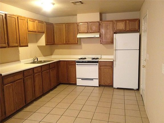3rd image of 1388 Hart Ave #0