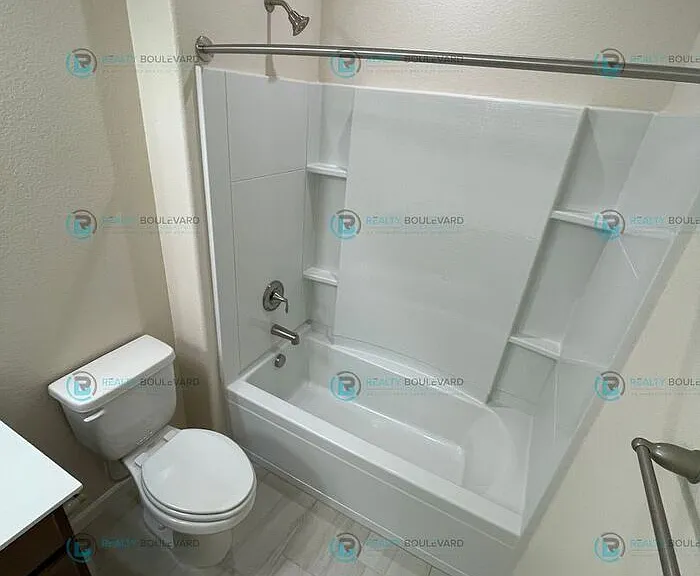 1011 Middle Gate Rd #1011 — Photo 37