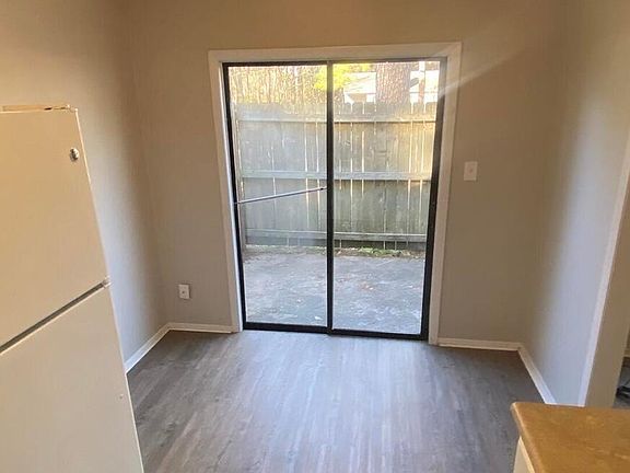 5th image of 106 Twinwood Dr