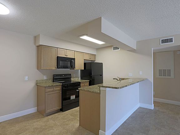 4th image of 5325 Summerlin Rd #2508