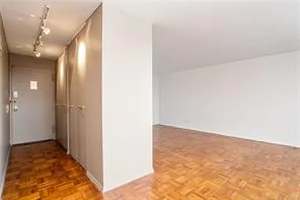 Sold by John Edwards Real Estate, Inc. | media 4