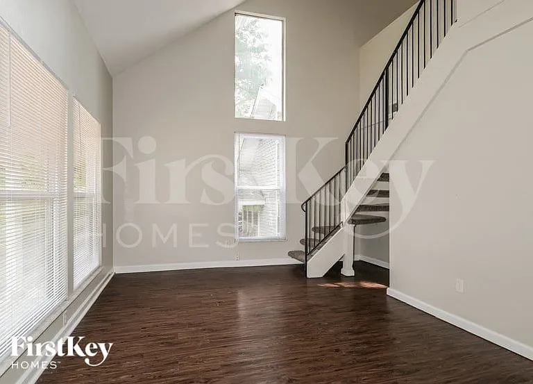 455 Down Hill Dr — Photo 3
