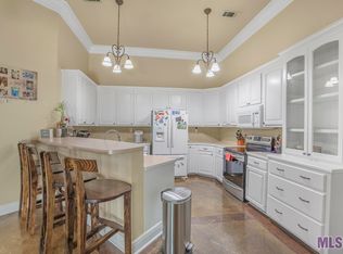 39500 Leprechaun Ln, Denham Springs, LA 70706
