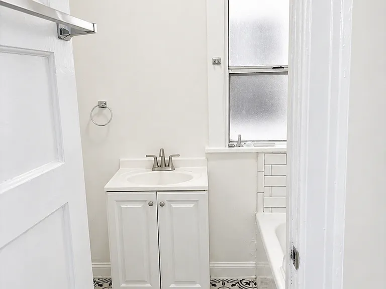 526 S Union Avenue — Photo 16