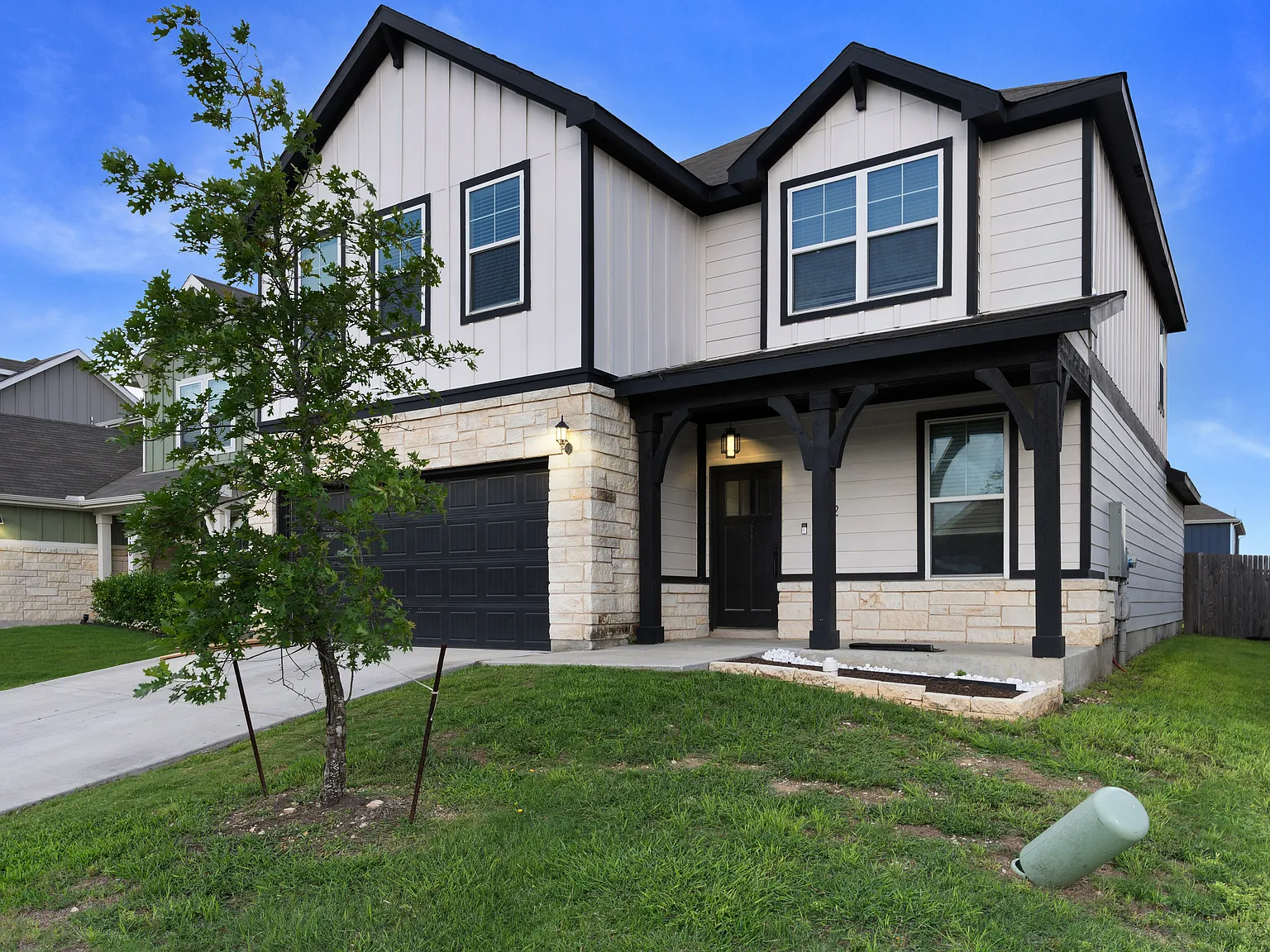 4 bed, 2.5 bath, 2495 sqft, $2,400 — Photo 3