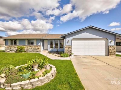 711 E Ustick Rd, Caldwell, ID, 83605