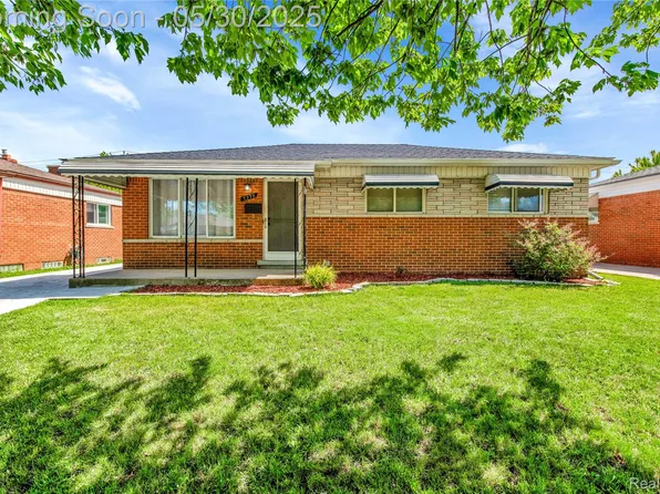 7278 Superior Ave, Center Line, MI 48015