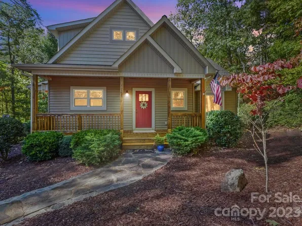 144 Searcy Ct, Lake Lure, NC 28746