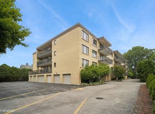 1534 McDaniels Ave APT 3C, Highland Park, IL