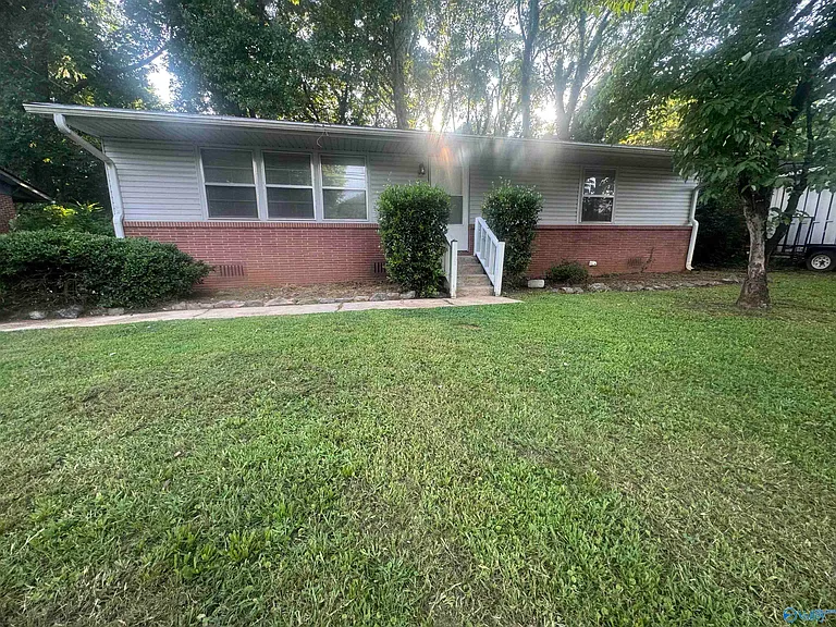 411 Ewing Dr — Photo 27