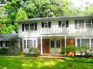 11 Stratford Way, Morris Plains, NJ 07950