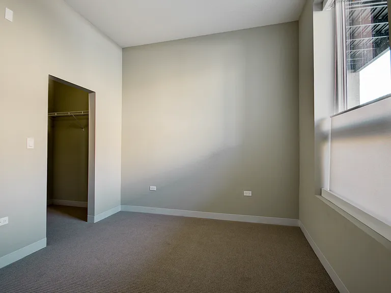 851 W Grand Ave #303 — Photo 5