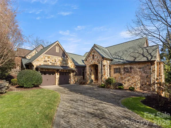 572 Walnut Valley Pkwy, Arden, NC 28704