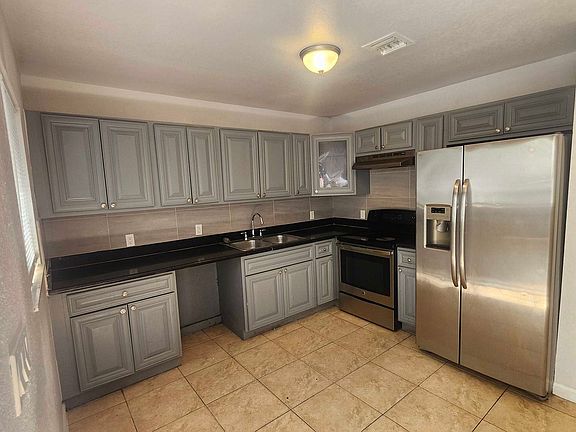 2nd image of 14040 NE 2nd Ave #14004