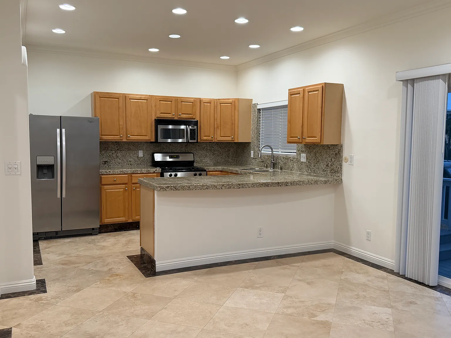 1 bed, 700 sqft, $4,350 — Photo 2