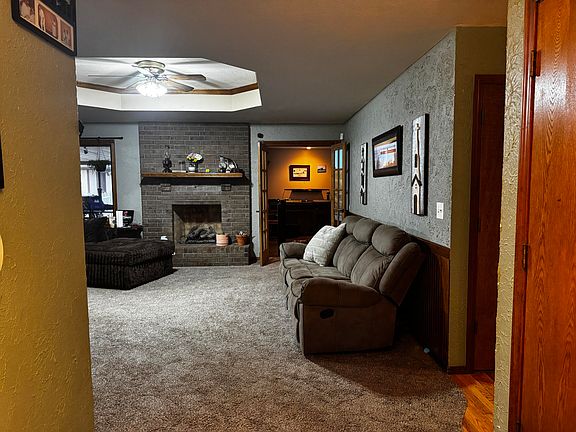 4th image of 908 Domino Court