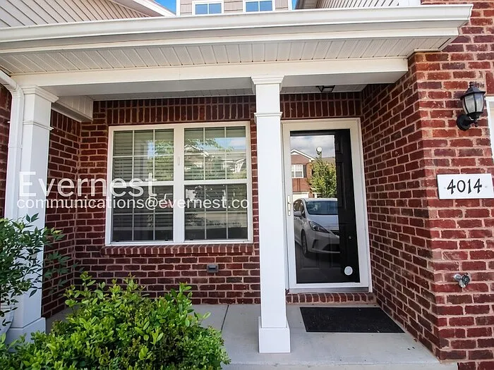 3 bed, 2.5 bath, 1632 sqft, $2,150 — Photo 2
