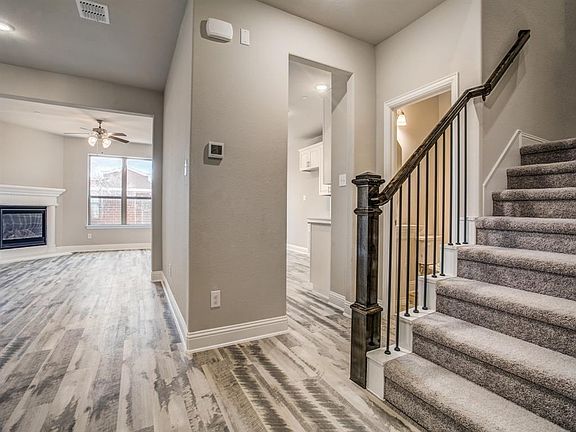 4th image of 6332 Burbank Way