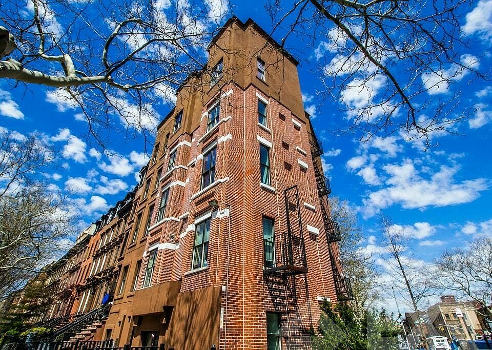 1st image of 127 Lefferts Pl APT 1