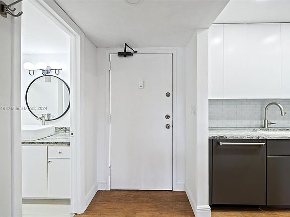 2nd image of 230 Lakeview Dr APT 202