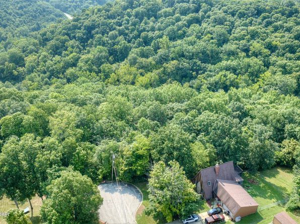 604 & 610 Wayskin Dr, Latonia, KY 41015