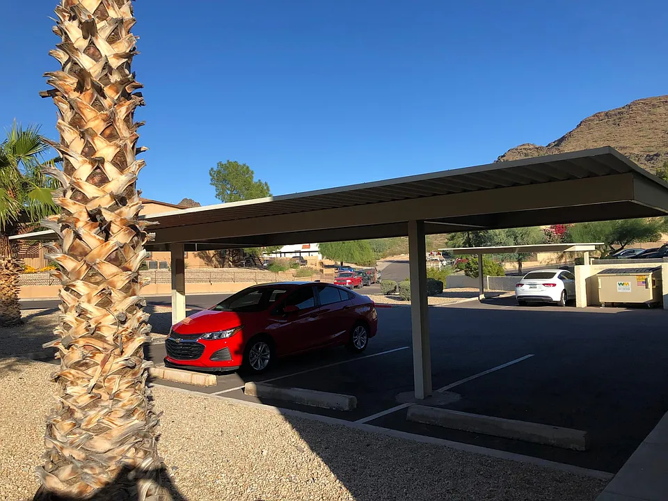 1515 E Sahuaro Dr #4
