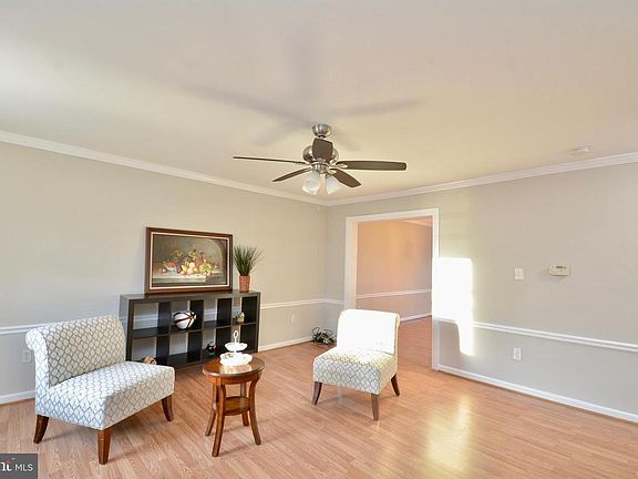 2nd image of 2862 Gloucester Ct