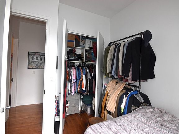 5th image of 162 Bedford Ave APT 2