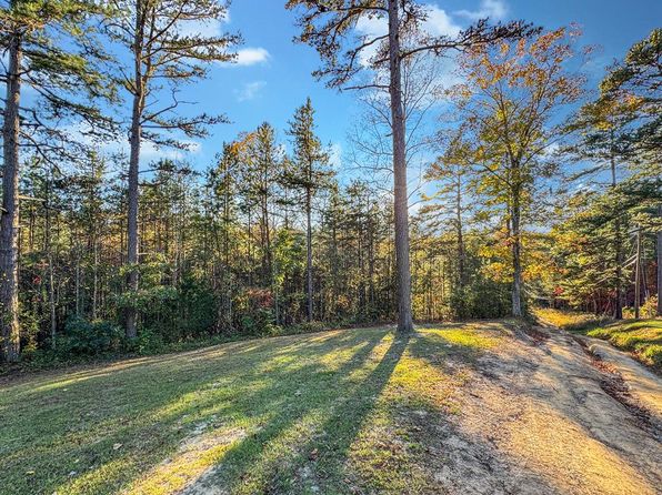 10 Dry Meadow Dr, Adams, KY 41201