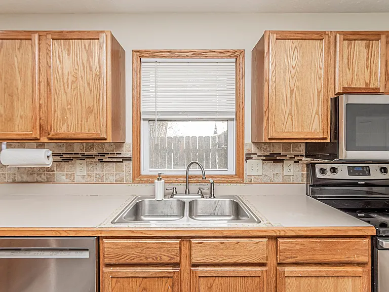 120 W Spruce St — Photo 12