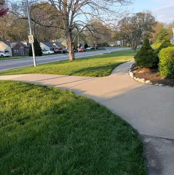 2215 Somerset Dr — Photo 4