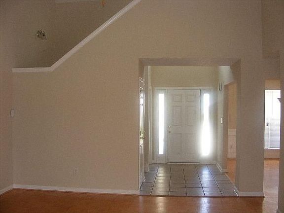 4th image of 4023 Laurel Bend Dr