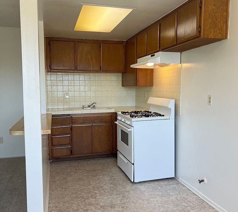 1st image of 555 N Gaffey St APT 302