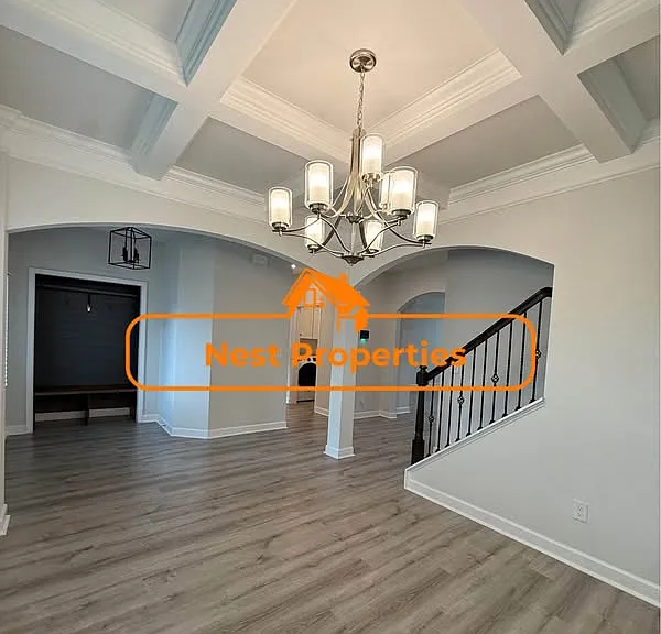 658 Frow Dr — Photo 2