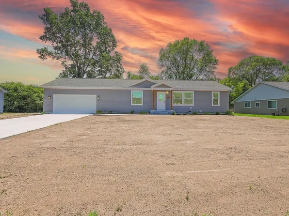 1949 Summerset Dr, Muskegon, MI 49442