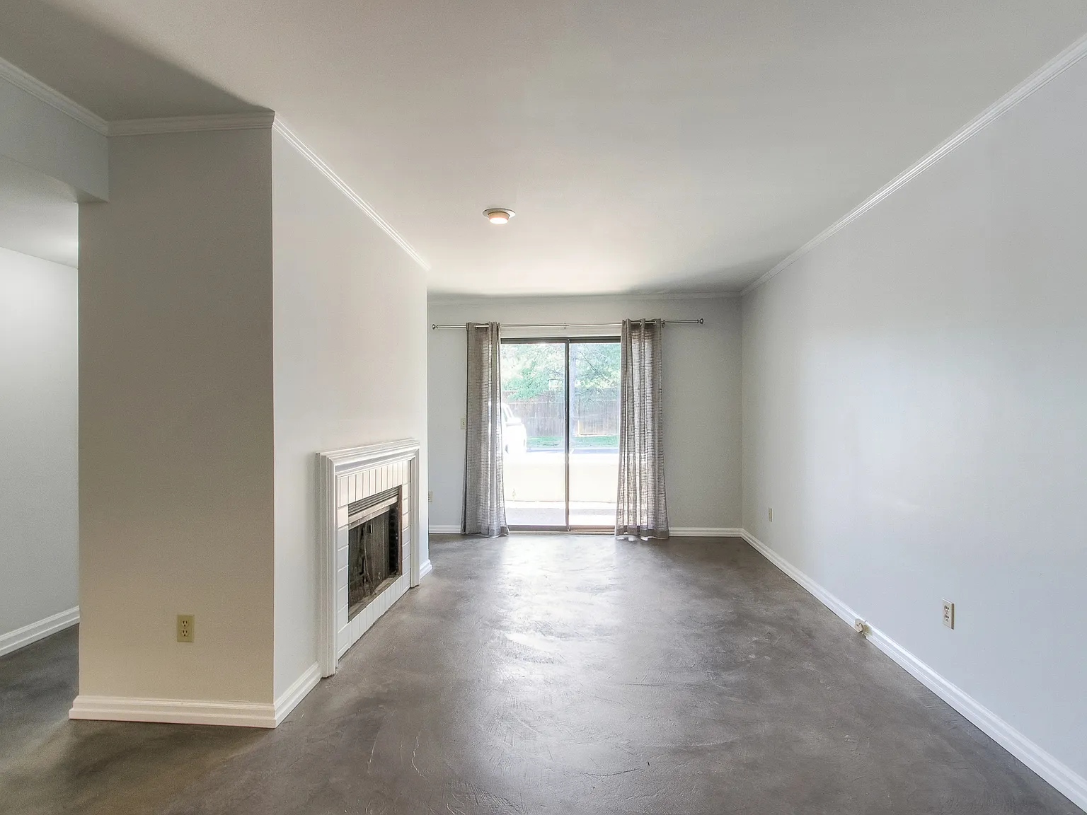 2 bed, 960 sqft, $1,990 — Photo 4