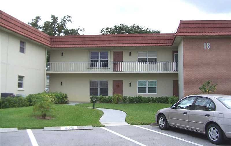 1st image of 18 Vista Palm Ln