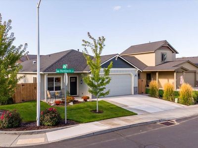 2920 NW Hemlock Ln, Redmond, OR, 97756