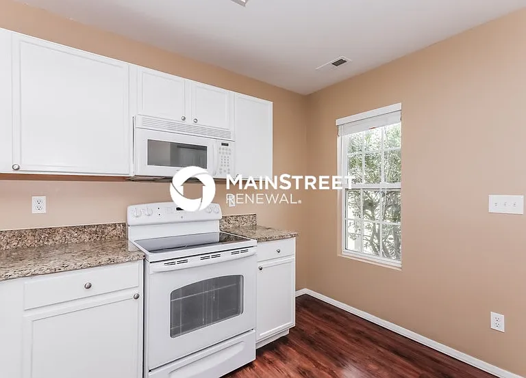 13504 Trickling Water Ct — Photo 6