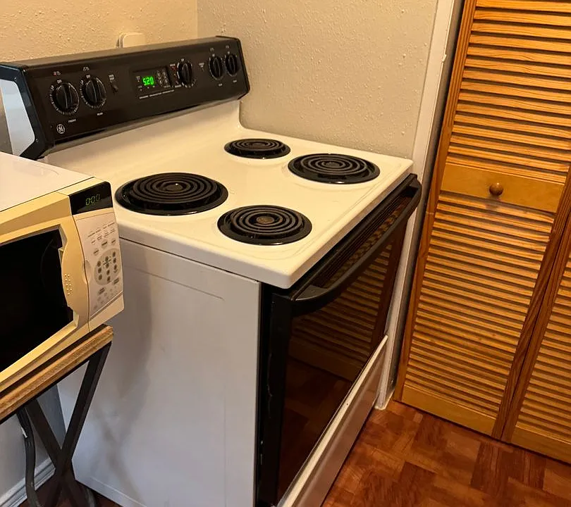 726 Denver Blvd #3