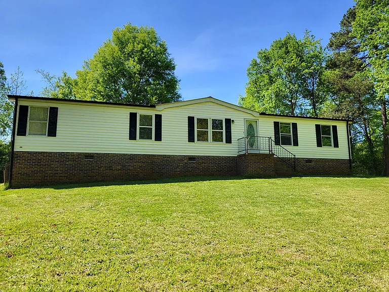 243 Chase Dr — Photo 1