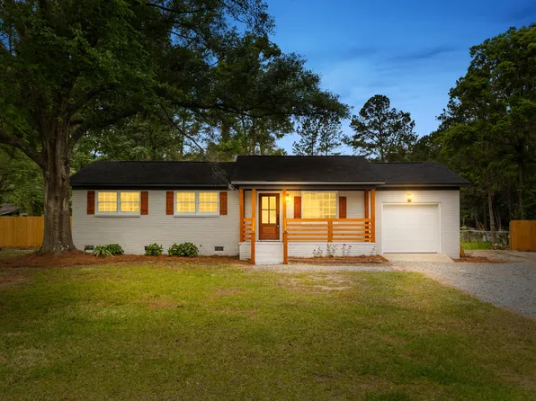 346 Horseshoe Rd, Moncks Corner, SC 29461