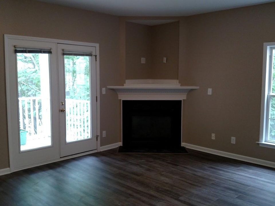 Living Room with gas fireplace
