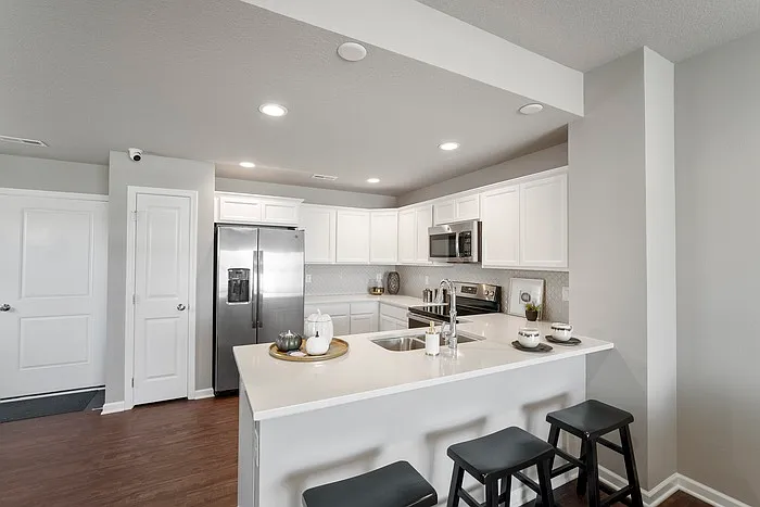 2228 Hazeltine Pl — Photo 6