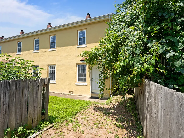 1115 Winchester St #D — Photo 31