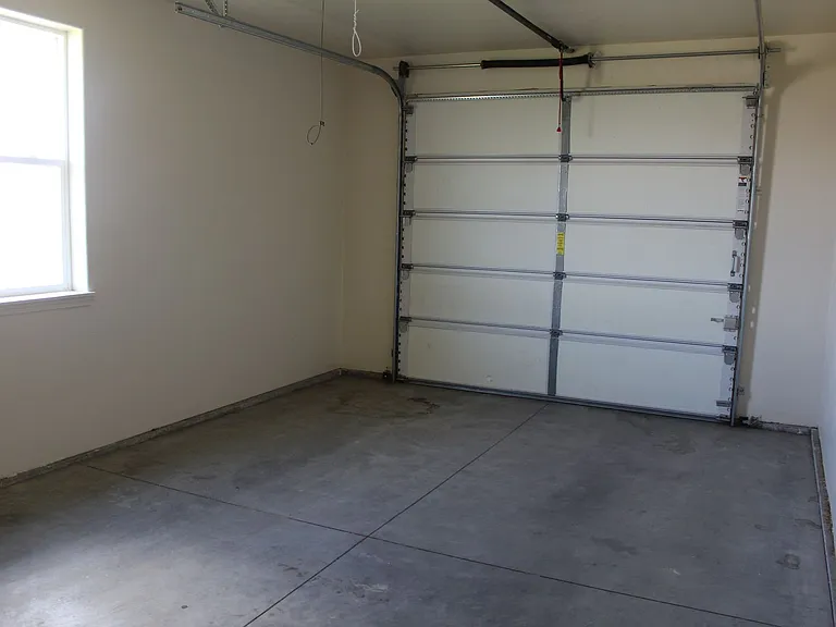 304 Willow St — Photo 23